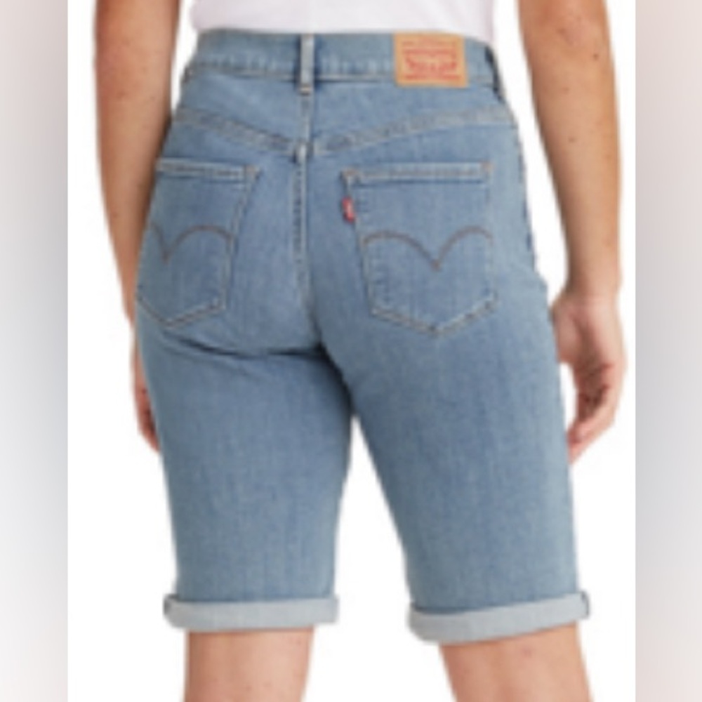 Levi’s Classic Bermuda Shorts - Picture 2 of 2